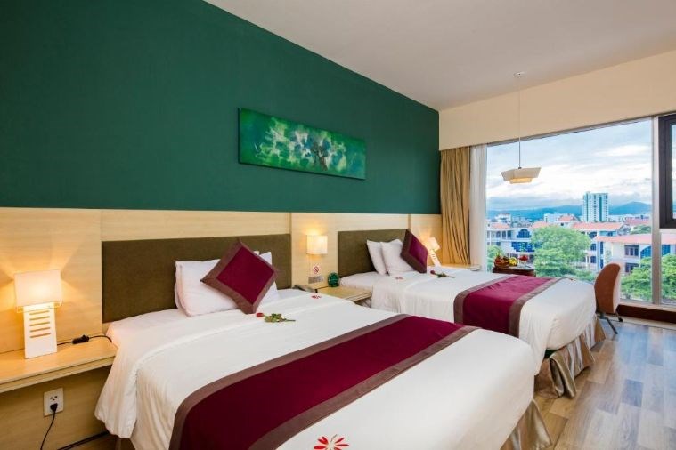 Deluxe Twin City view